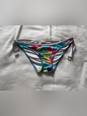 Abercrombie & Fitch Bikini Bottoms Floral Size S